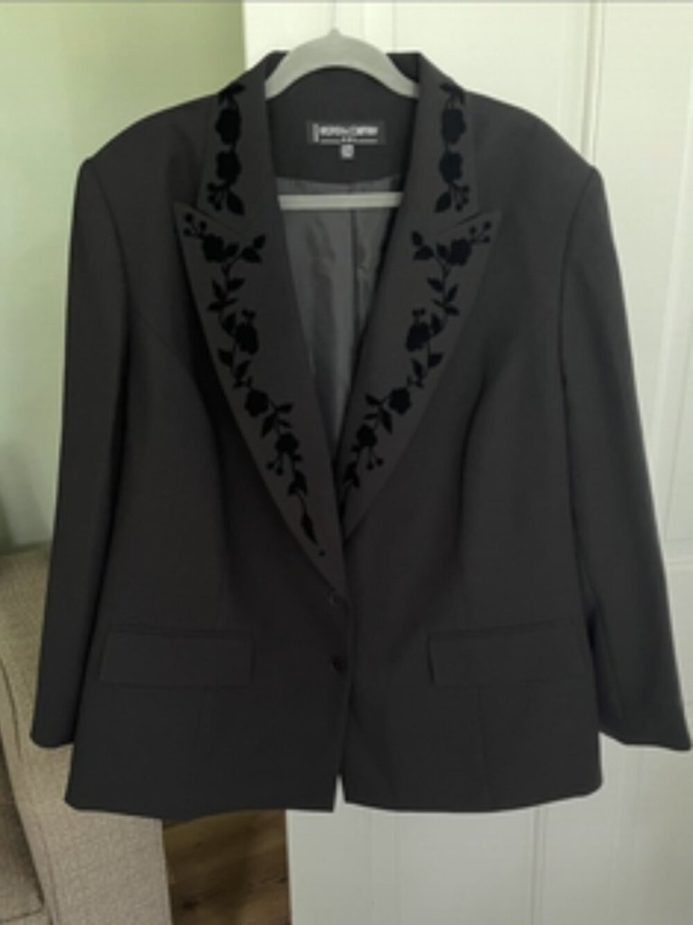 Kasper & Co. size 24W Black Blazer with Velvet Floral Accent